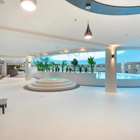 アパート Luksusowy Z Widokiem, Basenem I Sauna Hanza Tower シュチェチン